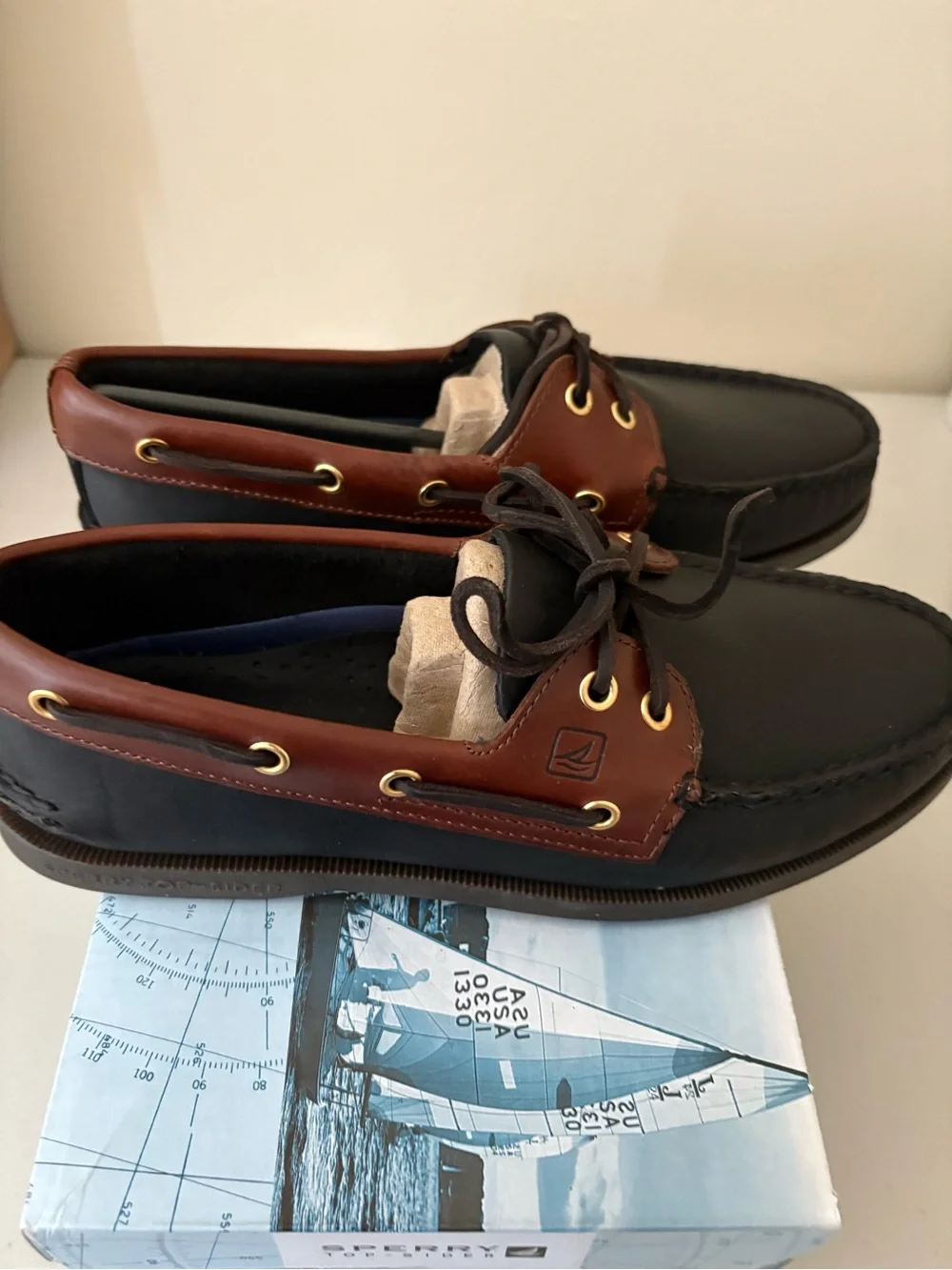 Sperry Men’s 2-Eye Black and Amaretto Boat Shoes Authentic Original NIB 8.5M